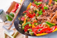 Мясо по-тайски с овощами